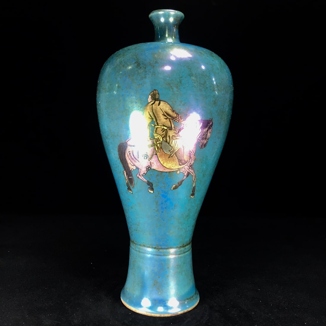 An Exquisite Ding yao Painted Color Character and Story Pattern Vase: An Exquisite Ding yao Painted Color Character and Story Pattern Vase Song Dynasty, China Size:13cmx28cm (The Dimensions Of All Batches Are Manually Measured.If You Need More Detailed Information,