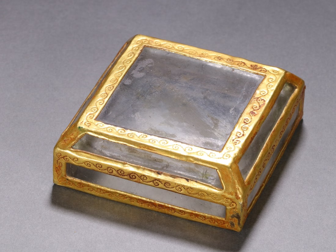 An Exquisite Crystal Painted Gold Box - 7