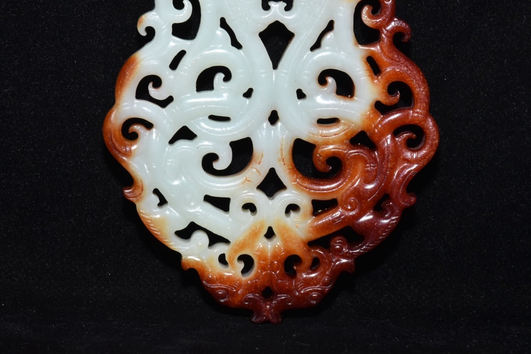 An Exquisite White Jade Dragon Pattern Ornament - 3