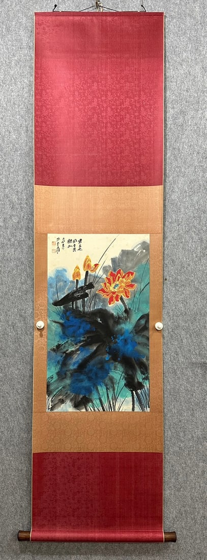 A Chinese Vertical Scroll Ink Painting of Flower on Paper: A Chinese Vertical Scroll Ink Painting of Flower on Paper Zhang daqian Without frame Size:40cmx67cm (The Dimensions Of All Batches Are Manually Measured.If You Need More Detailed Information,