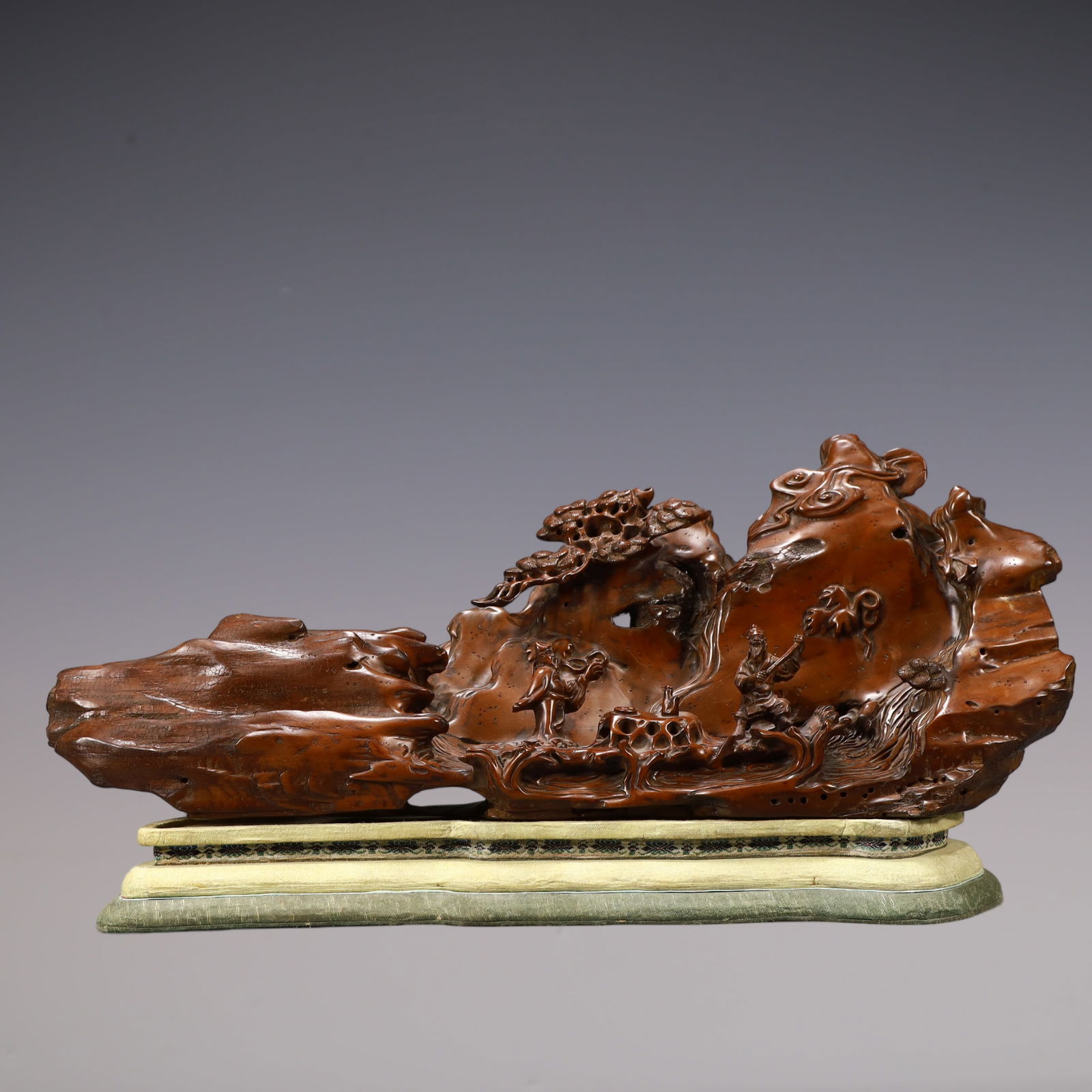 A Exquisite Boxwood Character and Story Pattern Ornament: A Exquisite Boxwood Character and Story Pattern Ornament Qing Dynasty, China Size:43cmx12cmx14.5cm Weight:2000g (The Dimensions Of All Batches Are Manually Measured.If You Need More Detailed