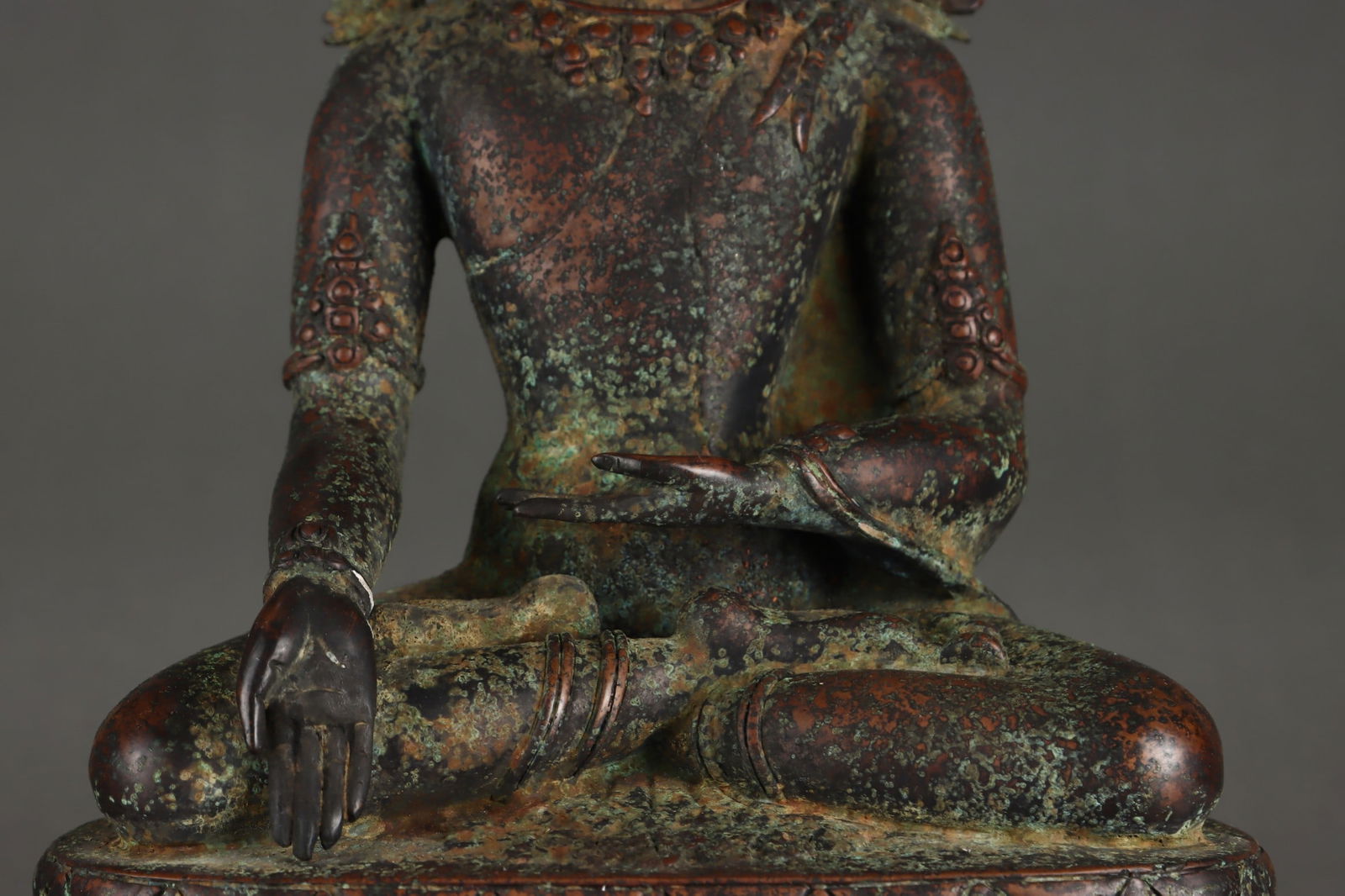 An Exquisite Bronze Buddha Statue - 6