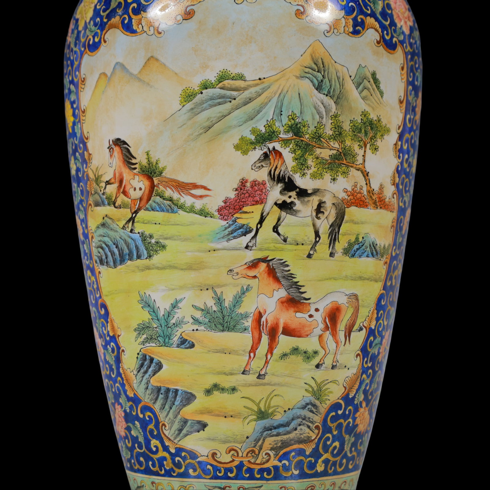A Exquisite A pair of Coppery Enamel Lotus Pattern Landscape Pattern Horse Pattern Vase - 10