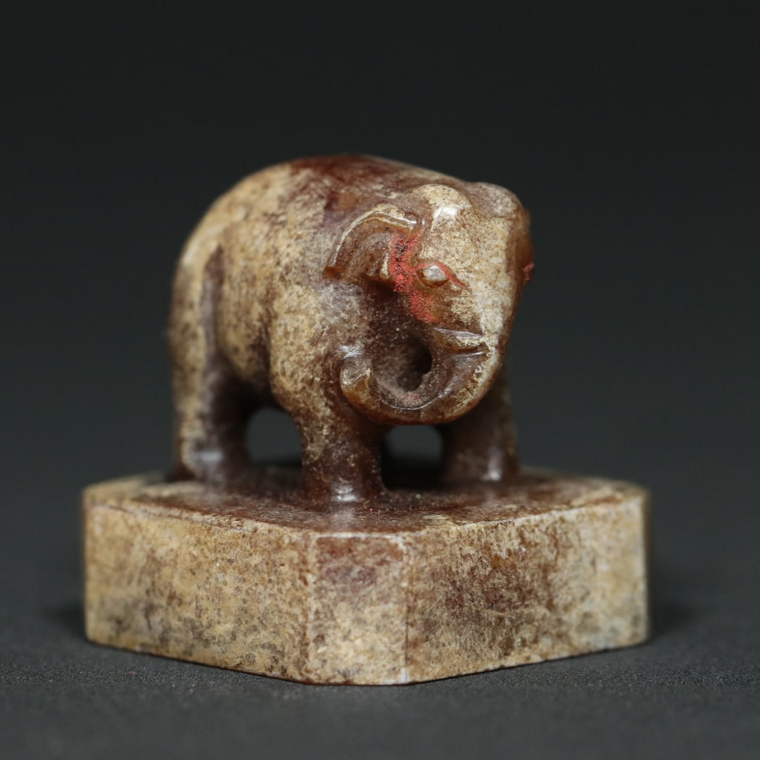 An Exquisite White Jade Elephant Seal - 3