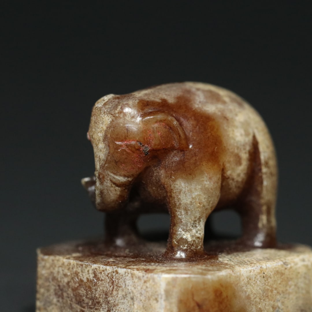 An Exquisite White Jade Elephant Seal - 4