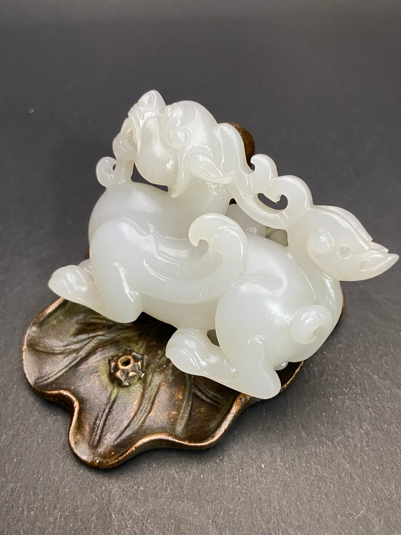 An Exquisite White Jade Auspicious Beast Pendant - 6