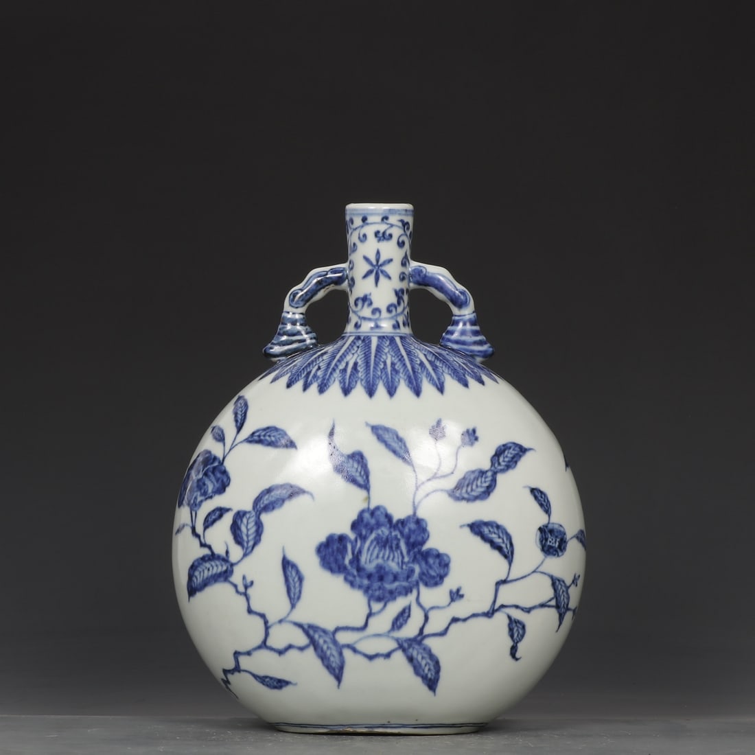 An Exquisite Blue and White Flower Pattern Double-Ears Vase - 6