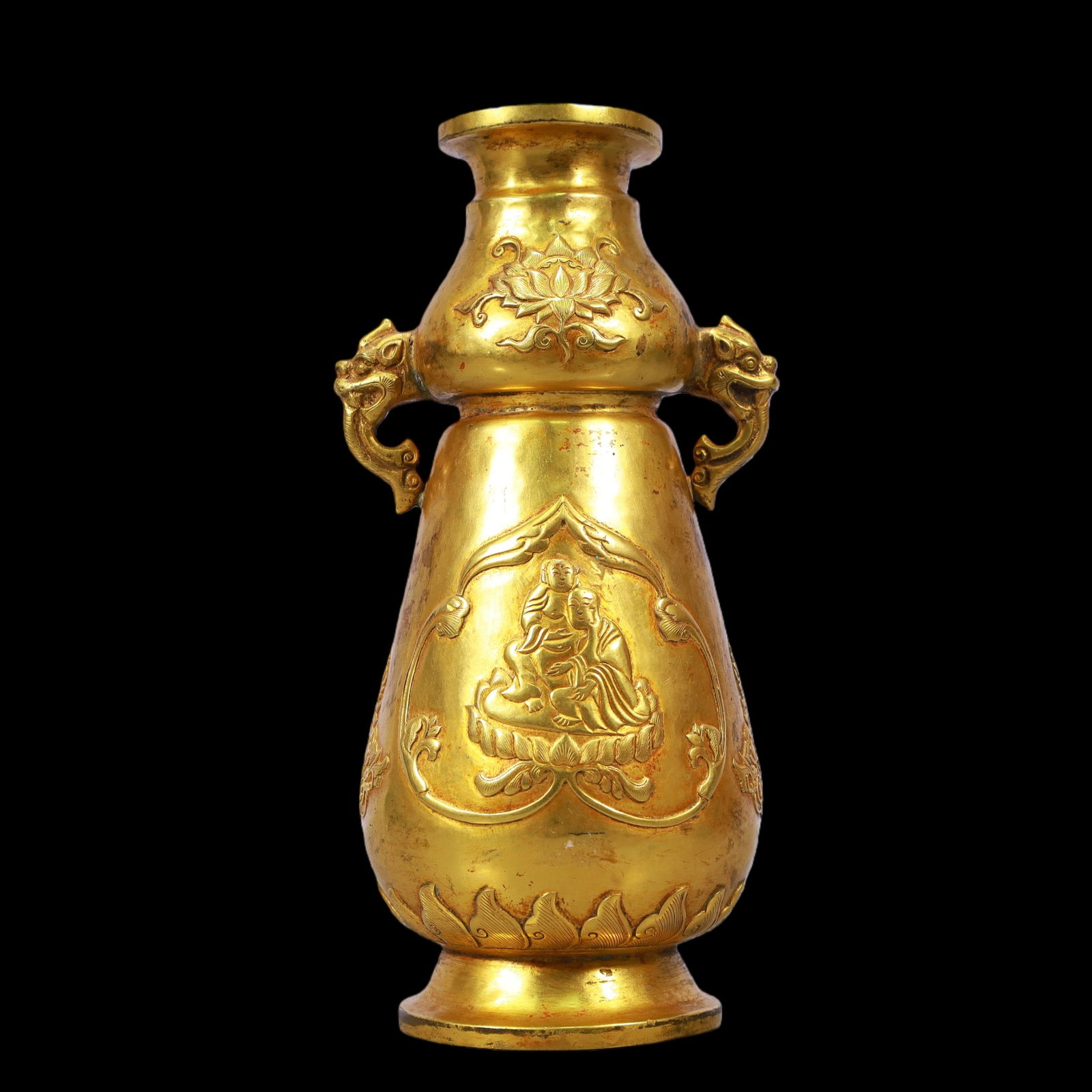 A Exquisite Gilt Bronze Figures Pattern Flower Pattern Double-Ears Vase: A Exquisite Gilt Bronze Figures Pattern Flower Pattern Double-Ears Vase Qing Dynasty, China Size:10cmx24cm Weight:900g (The Dimensions Of All Batches Are Manually Measured.If You Need More Detailed