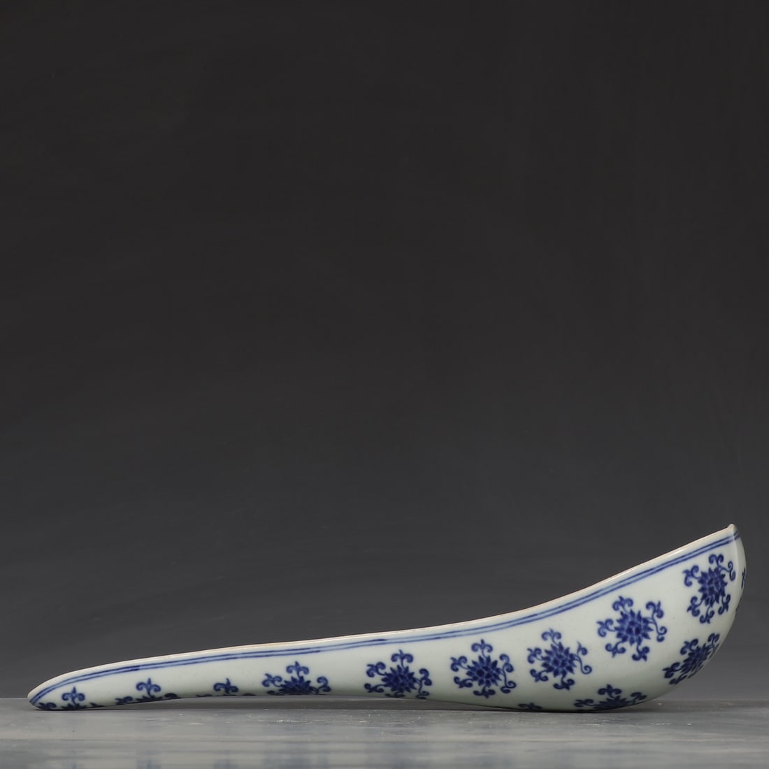 An Exquisite Blue and White Flower Pattern With Sanskrit Ornament: An Exquisite Blue and White Flower Pattern With Sanskrit Ornament Ming Dynasty, China Size:9cmx35cm (The Dimensions Of All Batches Are Manually Measured.If You Need More Detailed Information,