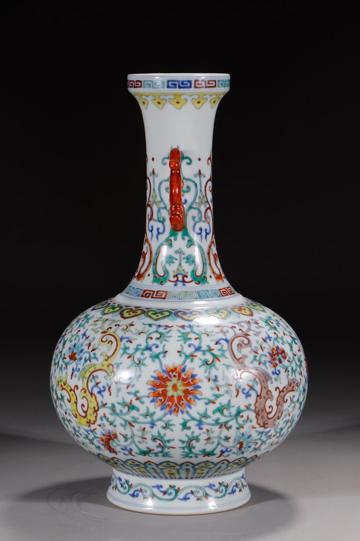 An Exquisite Doucai Lotus Pattern Dragon Pattern Double-Ears Vase - 5