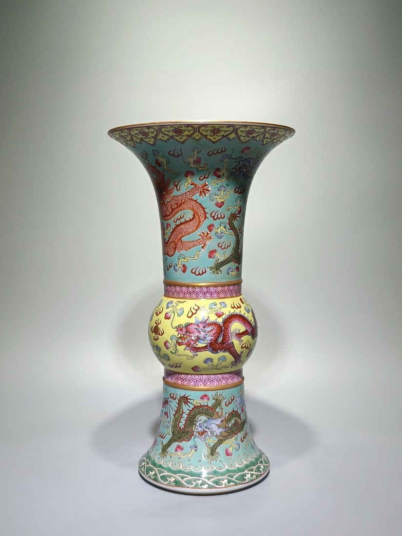 An Exquisite Famille-Rose Dragon Pattern Seawater Pattern Vase - 2