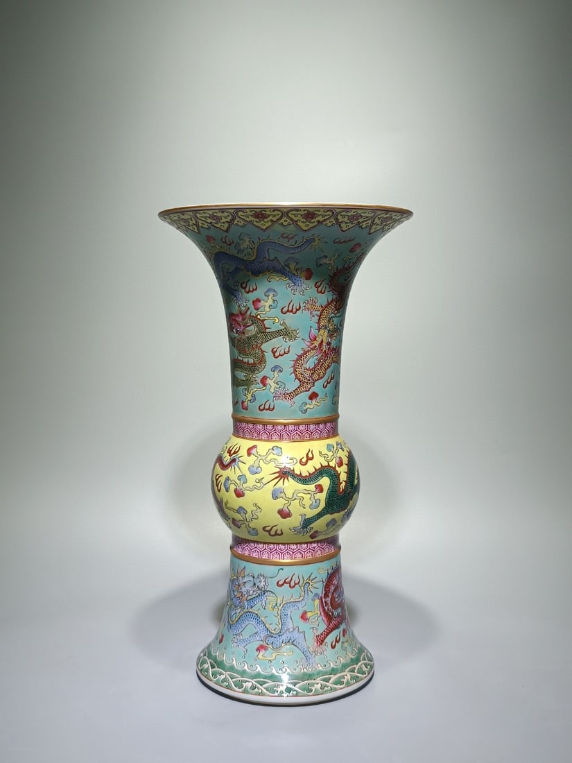 An Exquisite Famille-Rose Dragon Pattern Seawater Pattern Vase - 3