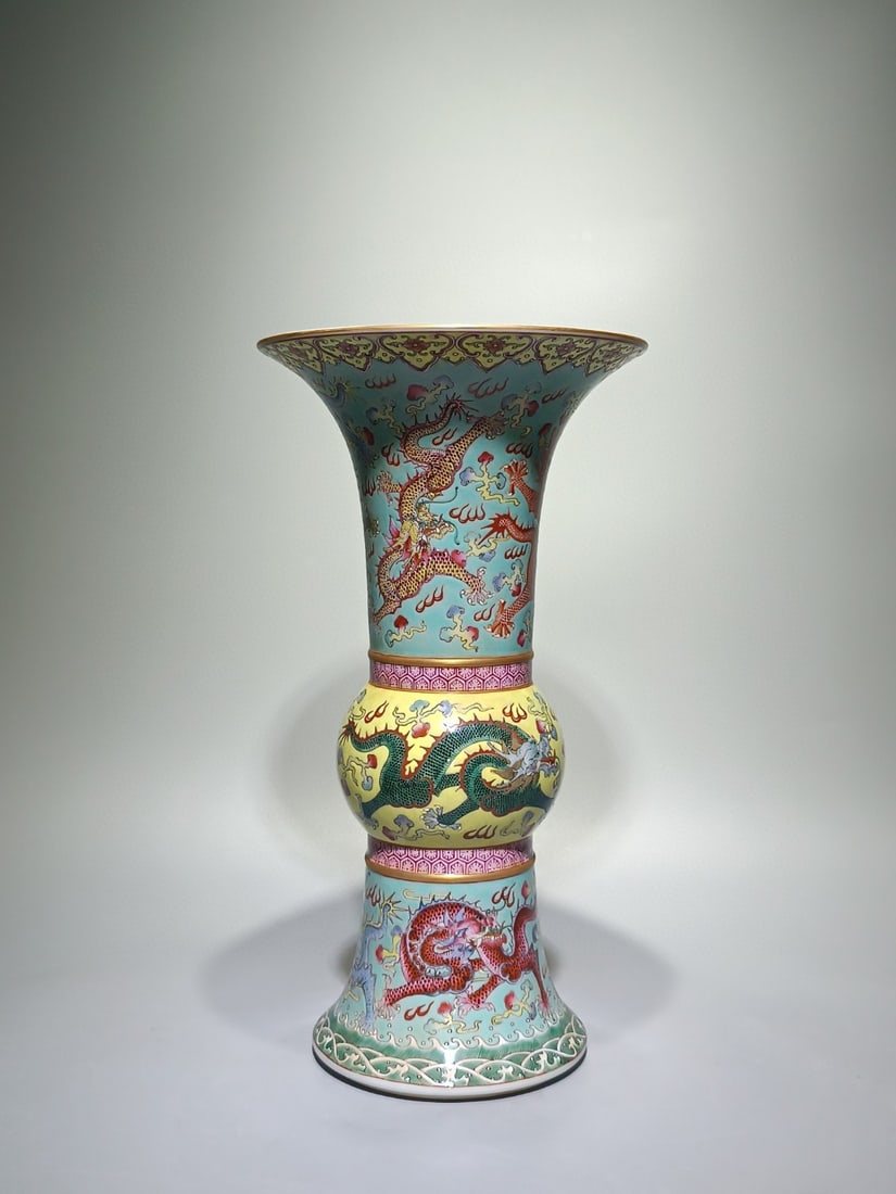 An Exquisite Famille-Rose Dragon Pattern Seawater Pattern Vase - 4