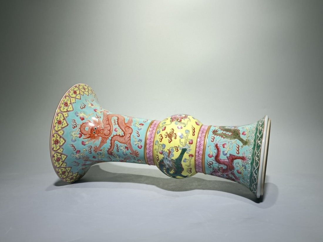 An Exquisite Famille-Rose Dragon Pattern Seawater Pattern Vase - 6