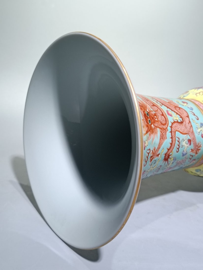An Exquisite Famille-Rose Dragon Pattern Seawater Pattern Vase - 7