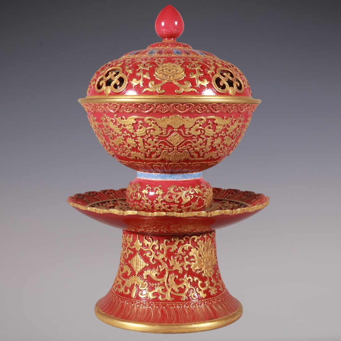 An Exquisite Famille-Rose Ruby Red-Glazed Painted Gold Lotus Pattern Eight Treasures Pattern Bowl: An Exquisite Famille-Rose Ruby Red-Glazed Painted Gold Lotus Pattern Eight Treasures Pattern Bowl Qing Dynasty, China Qianlong Six-character Mark Size:26cmx16.6cm (The Dimensions Of All Batches Are