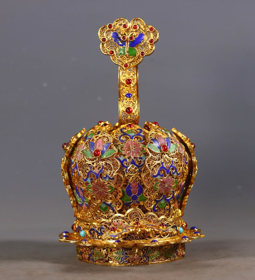 An Exquisite Gilt Bronze Inlaid Gems Flower Pattern Hair Band: An Exquisite Gilt Bronze Inlaid Gems Flower Pattern Hair Band Qing Dynasty, China Size:18.5cmx16.5cmx11cm Weight:527g (The Dimensions Of All Batches Are Manually Measured.If You Need More Detailed