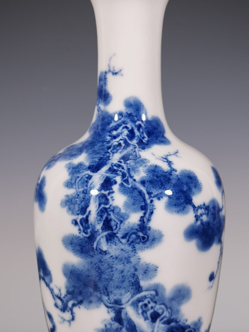 An Exquisite Blue and White Pine and Crane Pattern Vase - 2