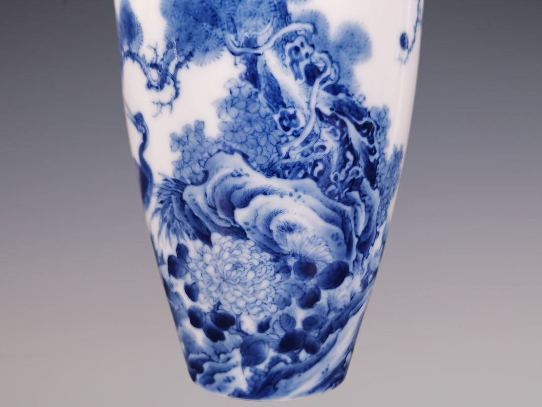 An Exquisite Blue and White Pine and Crane Pattern Vase - 3