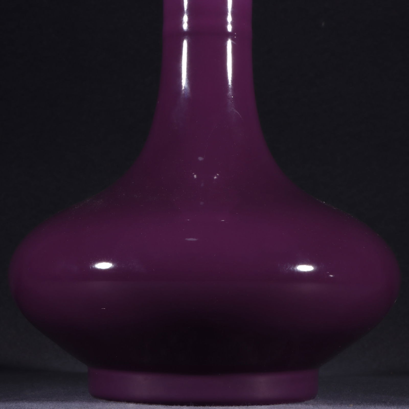 An Exquisite Purple Glazed Vase - 4
