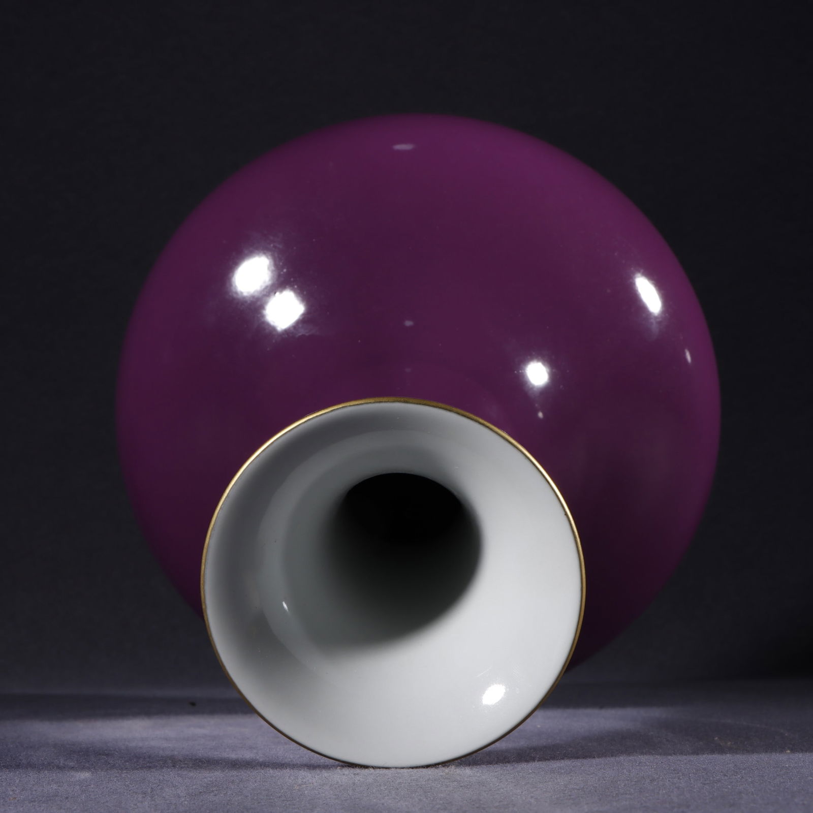 An Exquisite Purple Glazed Vase - 8
