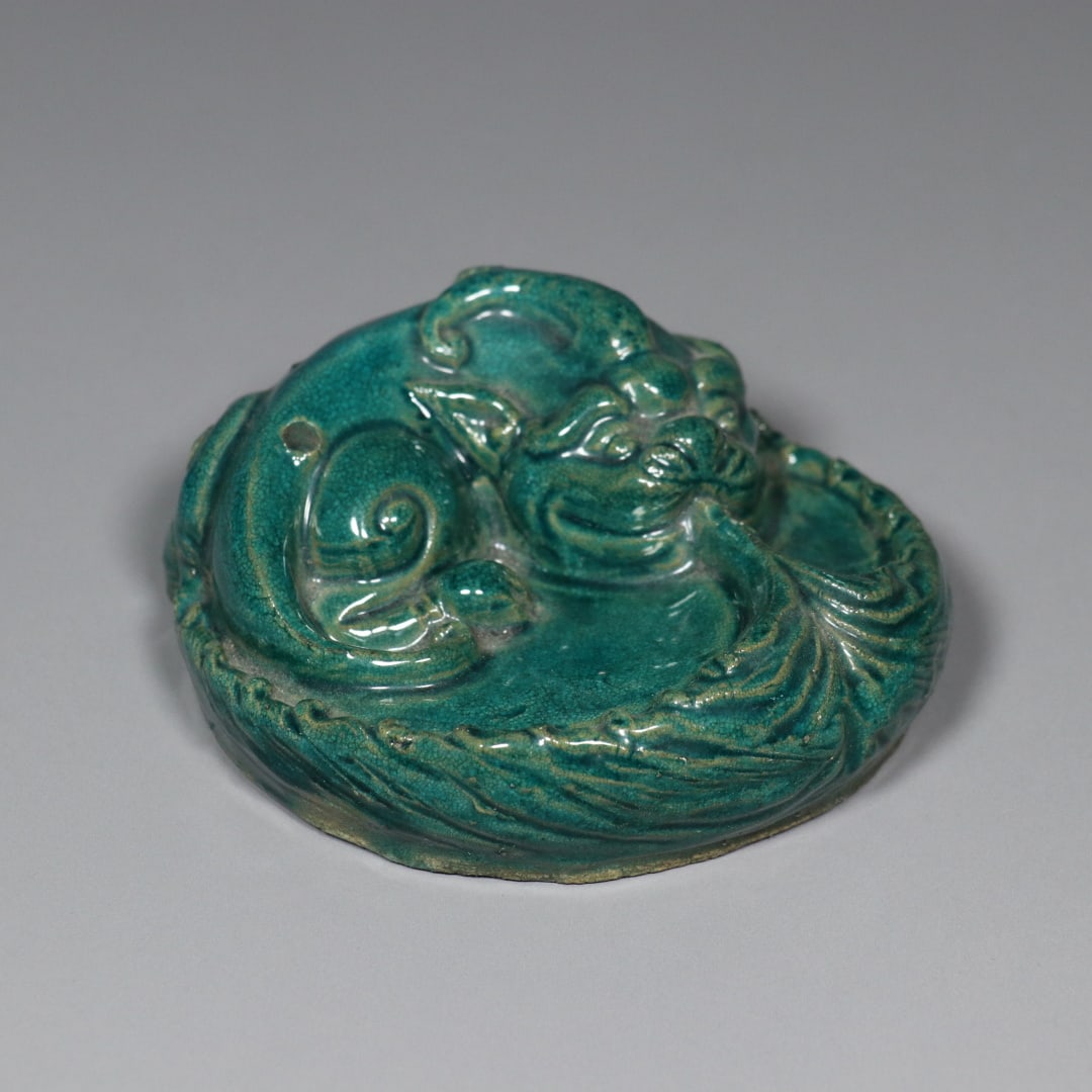 An Exquisite Green Glazed Auspicious Beast Brush Washer: An Exquisite Green Glazed Auspicious Beast Brush Washer Qing Dynasty, China Qianlong Six-character Mark Size:12cmx11cmx5.5cm (The Dimensions Of All Batches Are Manually Measured.If You Need More