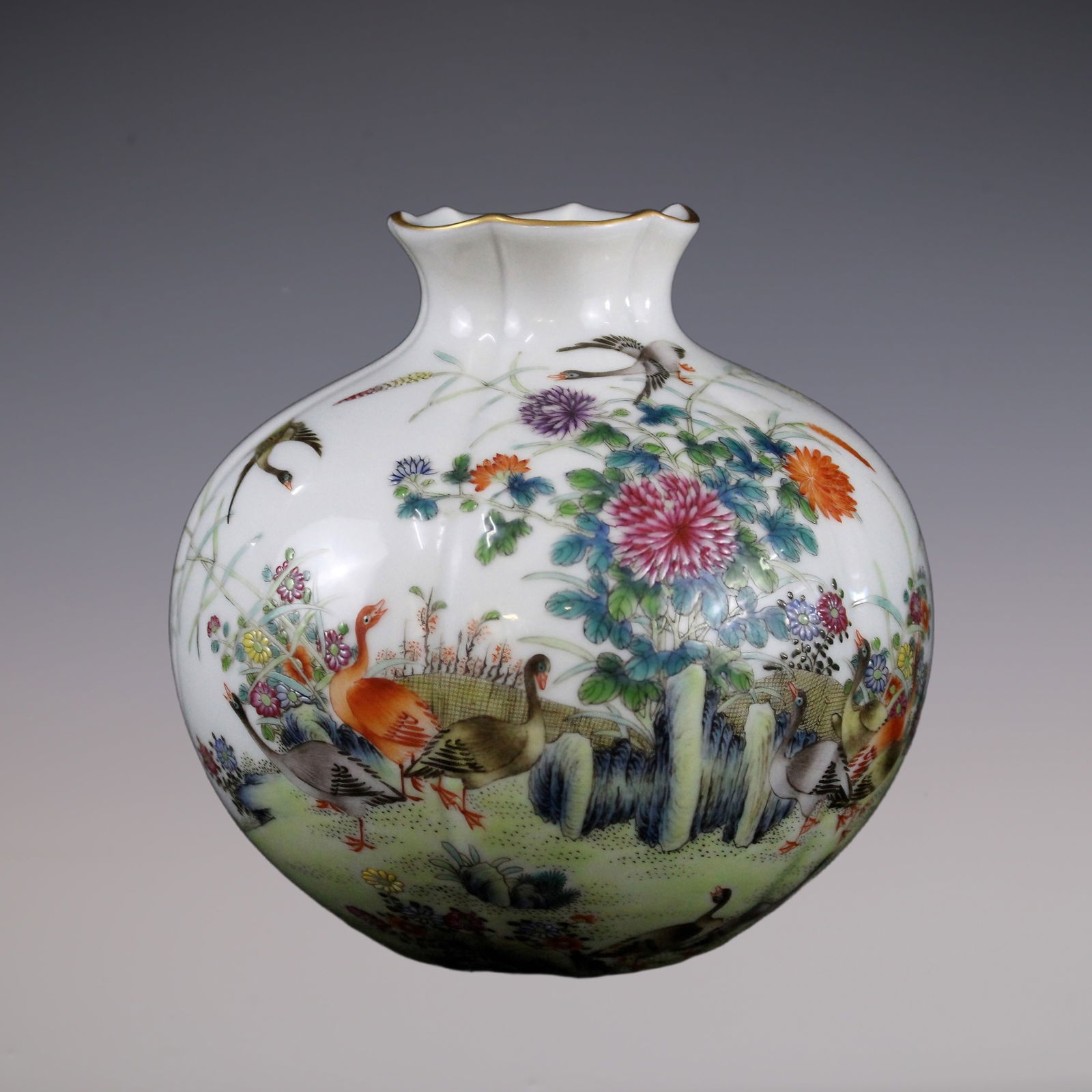 An Exquisite Famille-Rose Flower and Bird Pattern with poem Vase: An Exquisite Famille-Rose Flower and Bird Pattern with poem Vase Qing Dynasty, China Yongzheng Four-character Mark Size:11.5cmx5.6cm (The Dimensions Of All Batches Are Manually Measured.If You Need