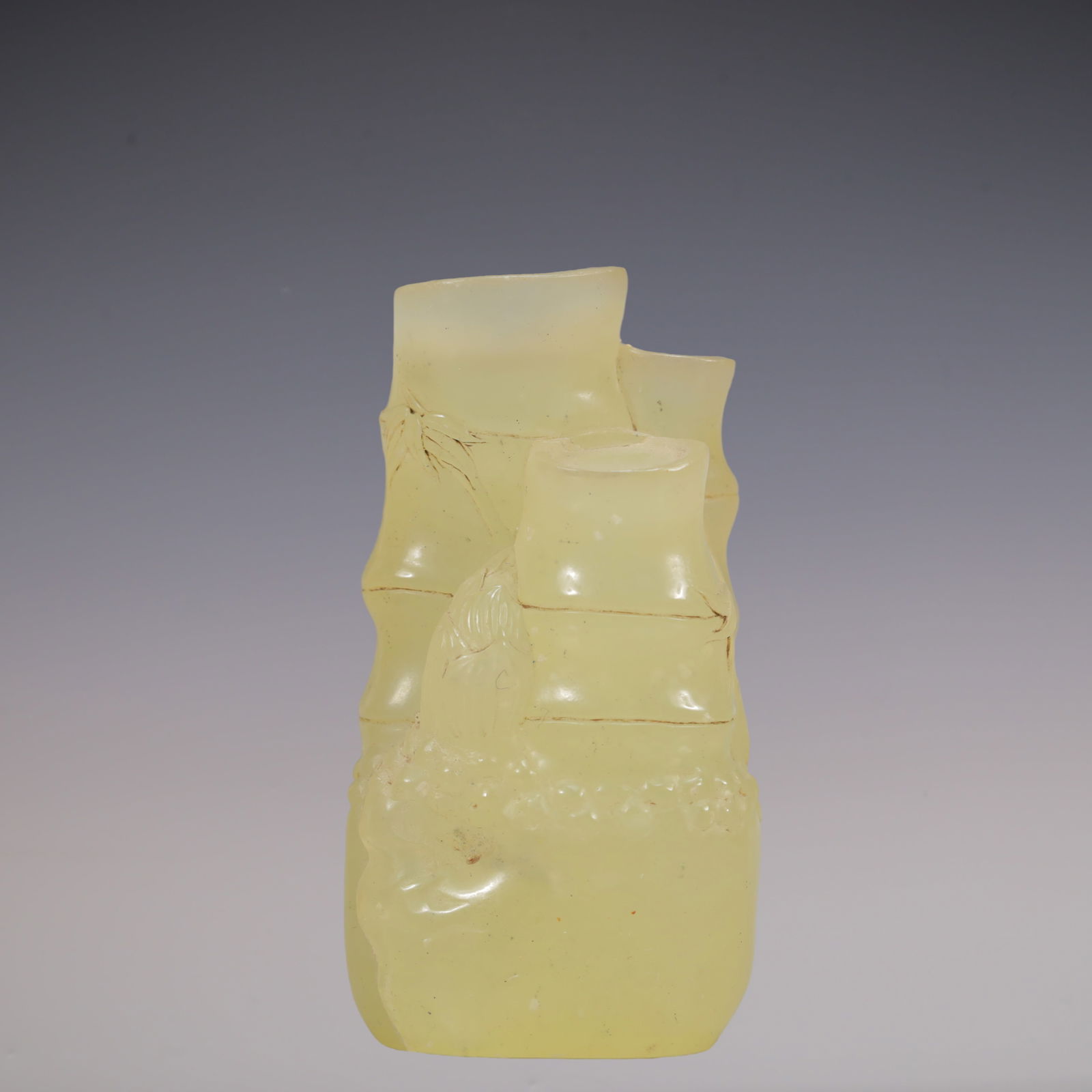 A Exquisite Shoushan Stone Bamboo Ornament: A Exquisite Shoushan Stone Bamboo Ornament Qing Dynasty, China Size:3.5cmx2.5cmx7cm Weight:100g (The Dimensions Of All Batches Are Manually Measured.If You Need More Detailed Information, Please