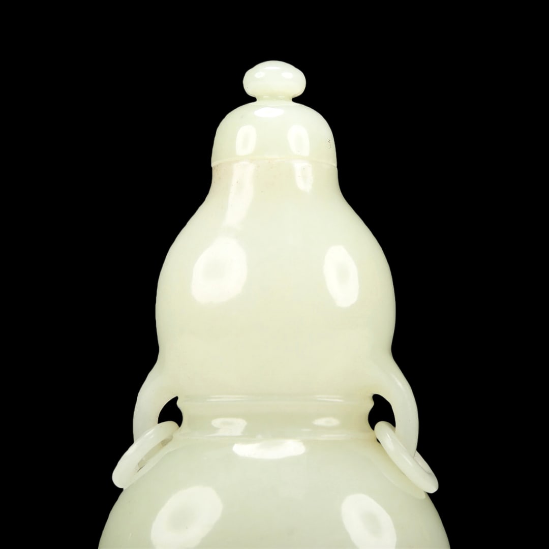 A Superb White Jade Gourd-Form Vase - 2