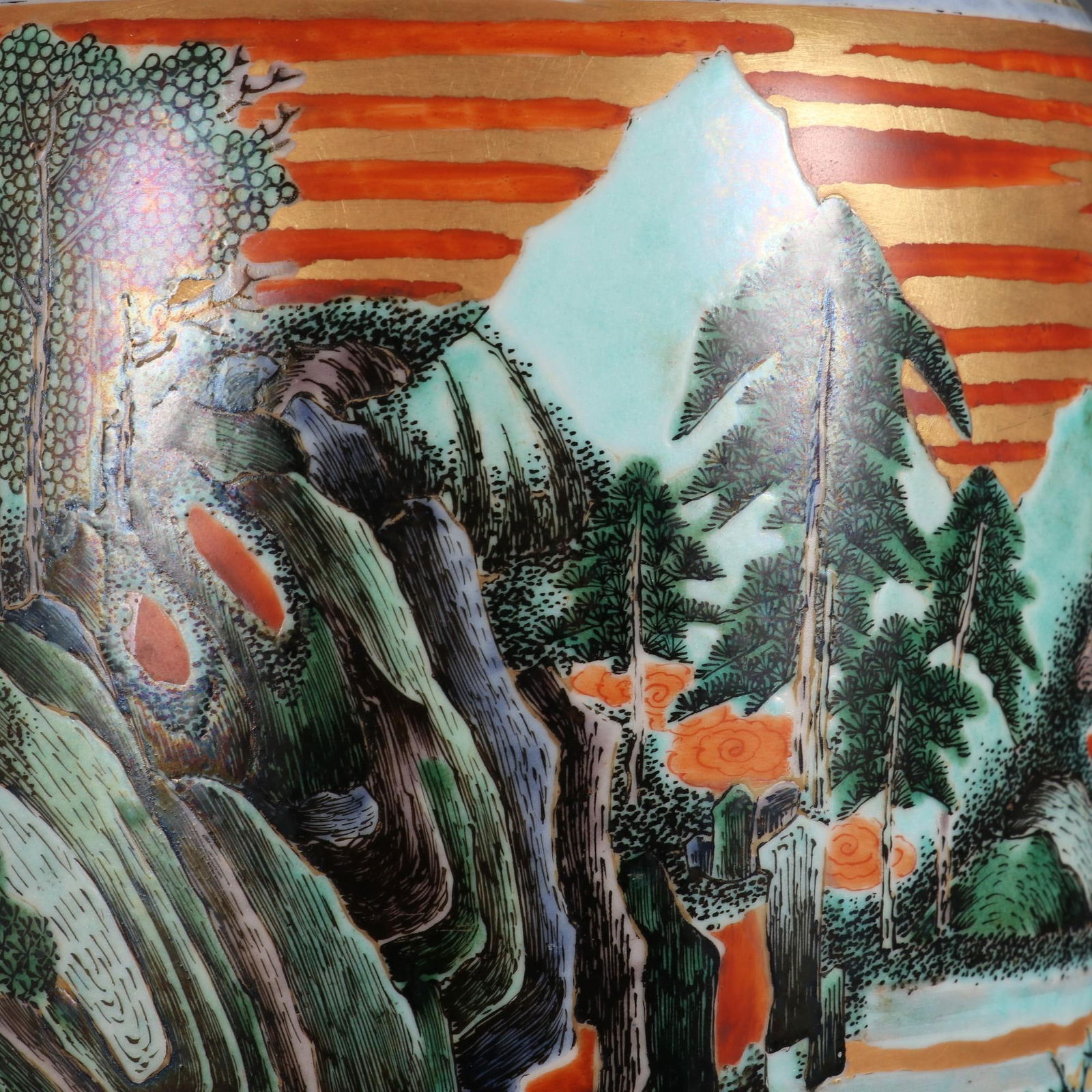 An Exquisite Wucai Landscape and Figure Pattern Vase - 6