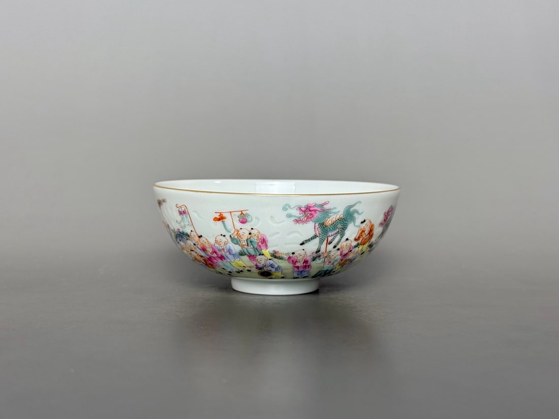 An Exquisite Famille-Rose Painted Gold Character and Story Pattern Bowl: An Exquisite Famille-Rose Painted Gold Character and Story Pattern Bowl Qing Dynasty, China Qianlong Six-character Mark Size:4cmx9.7cm (The Dimensions Of All Batches Are Manually Measured.If You