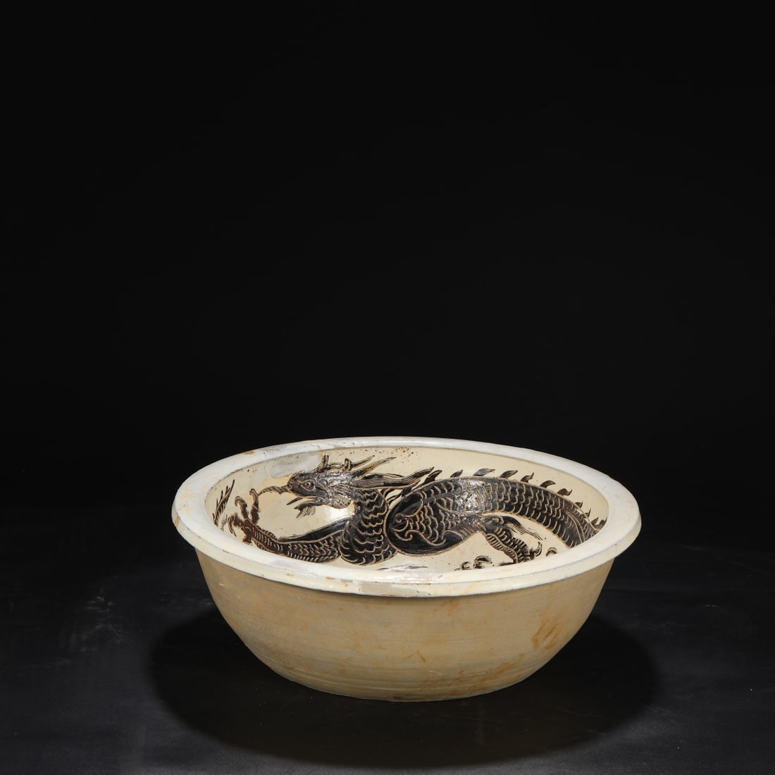 An Exquisite Yaozhou yao Dragon Pattern Basin - 3