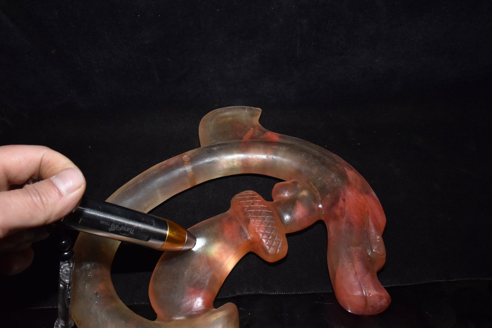 An Exquisite Crystal Dragon Ornament - 7