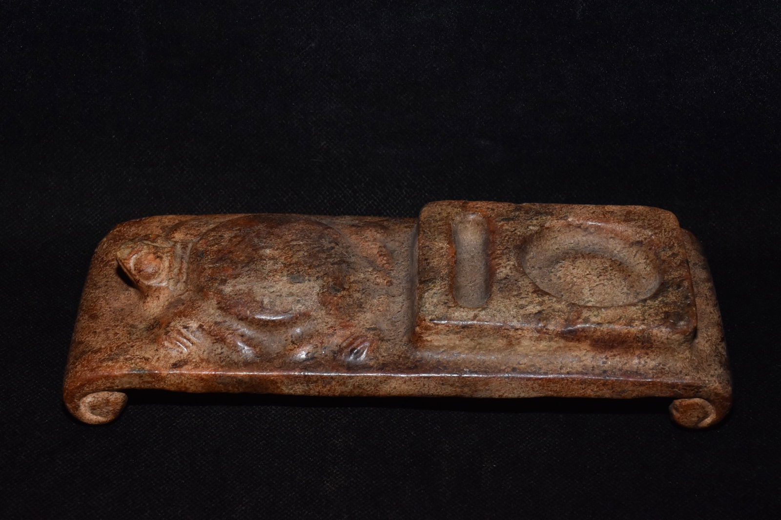 An Exquisite Hemo Jade Ornament - 2