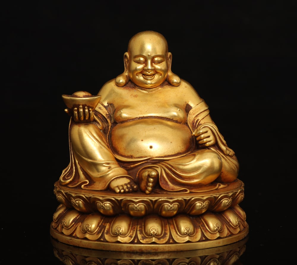 An Exquisite Gilt Bronze Statue of Maitreya Buddha Ornament: An Exquisite Gilt Bronze Statue of Maitreya Buddha Ornament Ming Dynasty, China Size:7cmx7cm Weight:387g (The Dimensions Of All Batches Are Manually Measured.If You Need More Detailed Information,