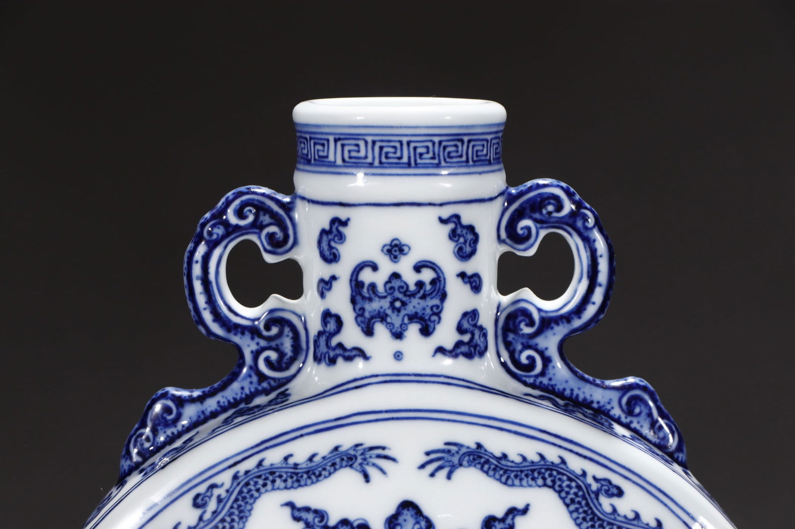 An Exquisite Blue and White Lotus Pattern Dragon Pattern Double-Ears Vase - 2