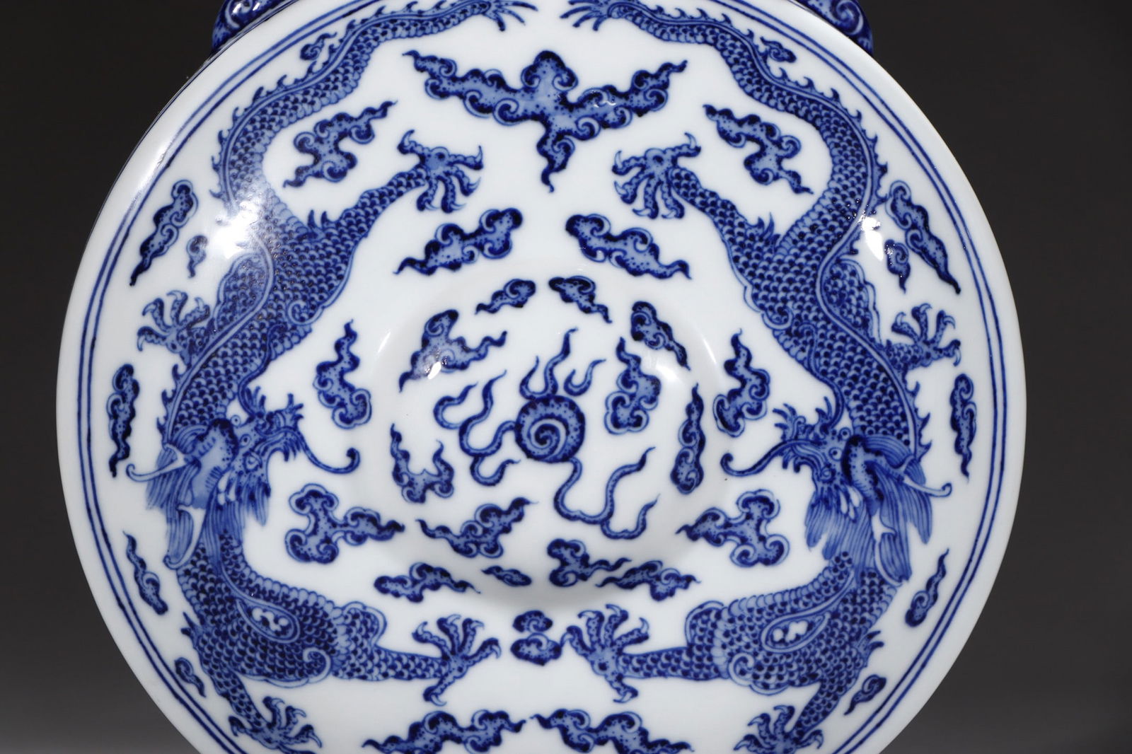 An Exquisite Blue and White Lotus Pattern Dragon Pattern Double-Ears Vase - 3