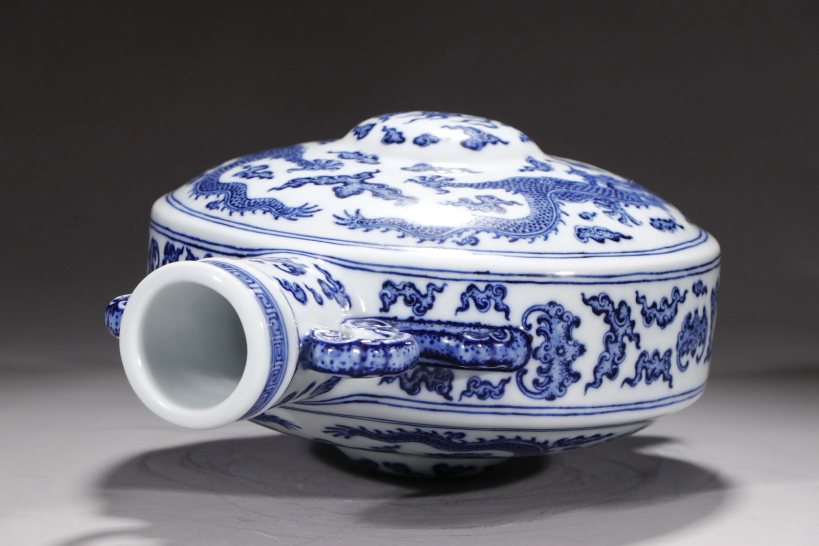 An Exquisite Blue and White Lotus Pattern Dragon Pattern Double-Ears Vase - 8