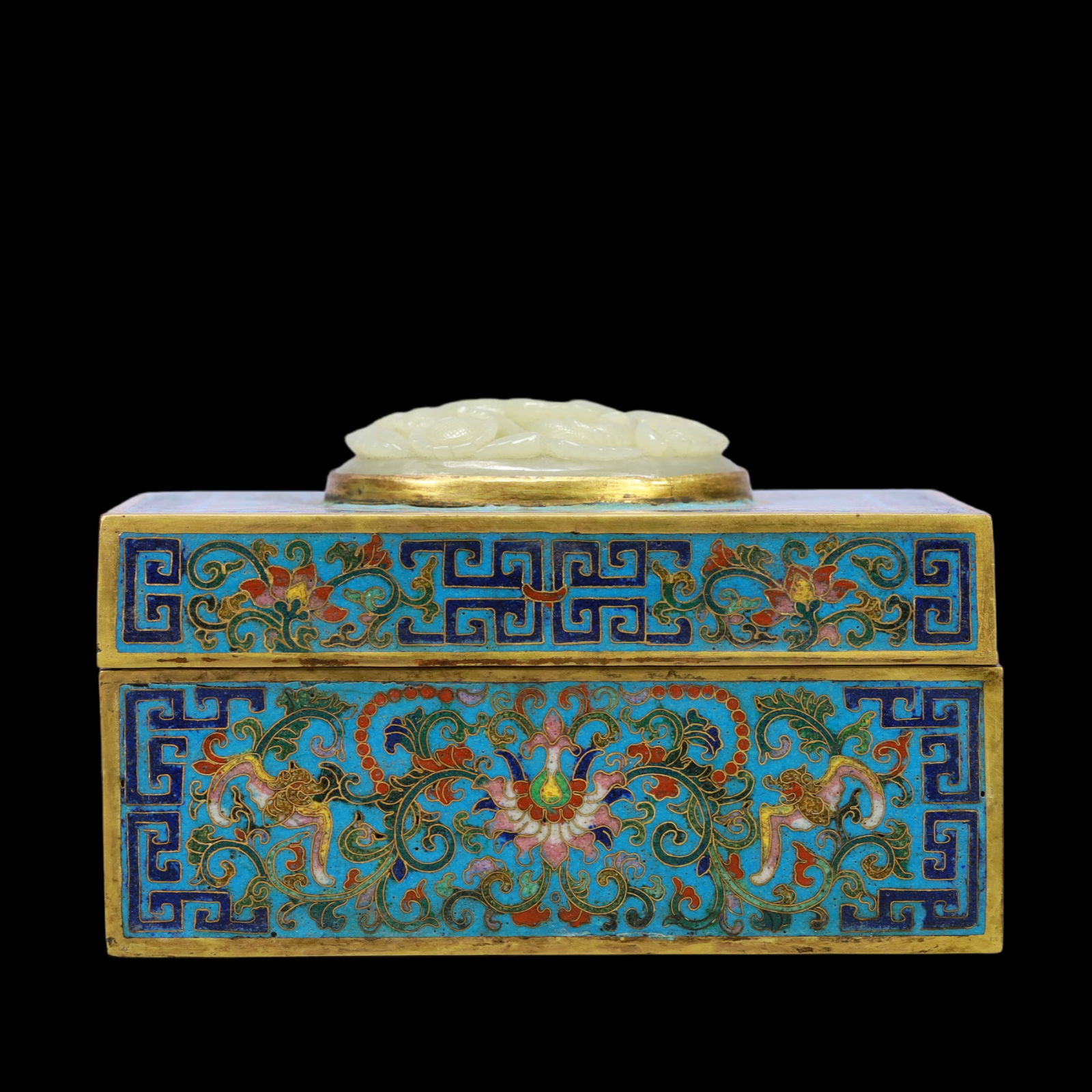 A Exquisite Cloisonne Inlaid White Jade Lotus Pattern Box: A Exquisite Cloisonne Inlaid White Jade Lotus Pattern Box Qing Dynasty, China Qianlong Four-character Mark Size:16.5cmx12cmx8cm Weight:1800g (The Dimensions Of All Batches Are Manually Measured.If