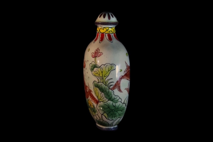 An Exquisite Cloisonne Fish and Lotus Pattern Snuff Bottle - 3
