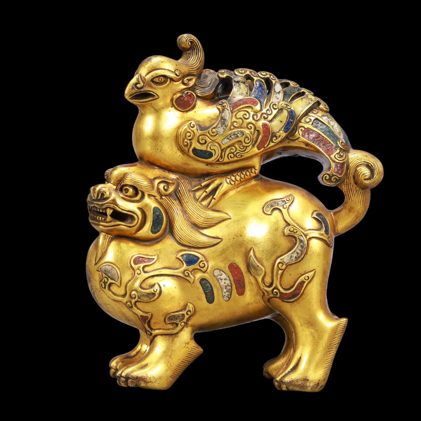 A Exquisite Gilt Bronze Auspicious Beast Censer: A Exquisite Gilt Bronze Auspicious Beast Censer Qing Dynasty, China Qianlong Four-character Mark Size:13cmx6cmx16cm Weight:1950g (The Dimensions Of All Batches Are Manually Measured.If You Need
