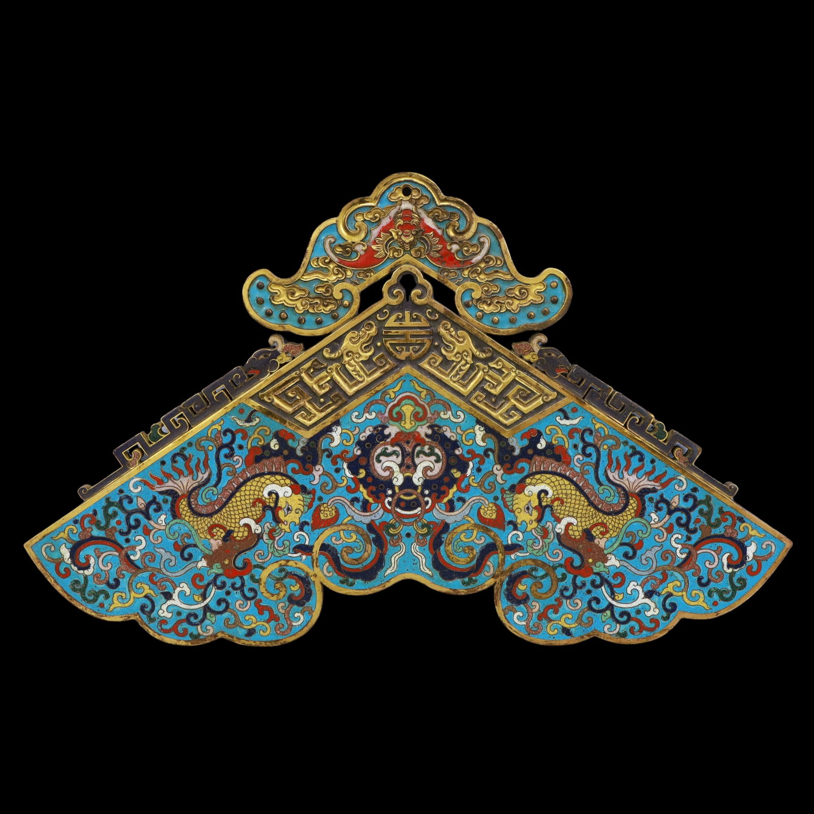 A Exquisite Cloisonne Bats and Peach Pattern Dragon Pattern Ornament: A Exquisite Cloisonne Bats and Peach Pattern Dragon Pattern Ornament Qing Dynasty, China Qianlong Four-character Mark Size::36cmx25.5cmx0.5cm Weight:3300g (The Dimensions Of All Batches Are