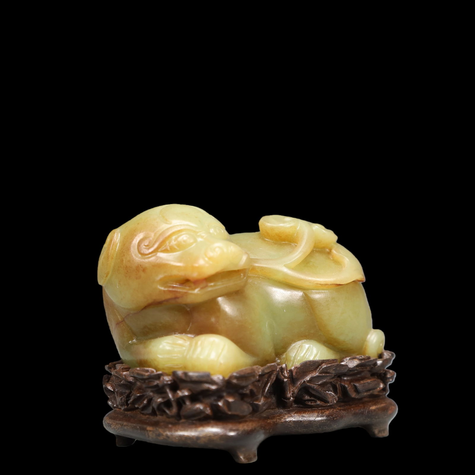 A Exquisite Archaic Jade Auspicious Beast Ornament - 2