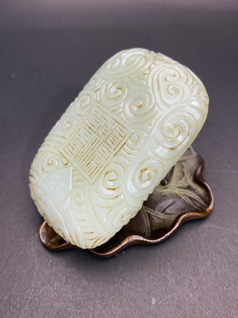 An Exquisite White Jade Auspicious Cloud Pattern Dragon Pattern Brand - 6