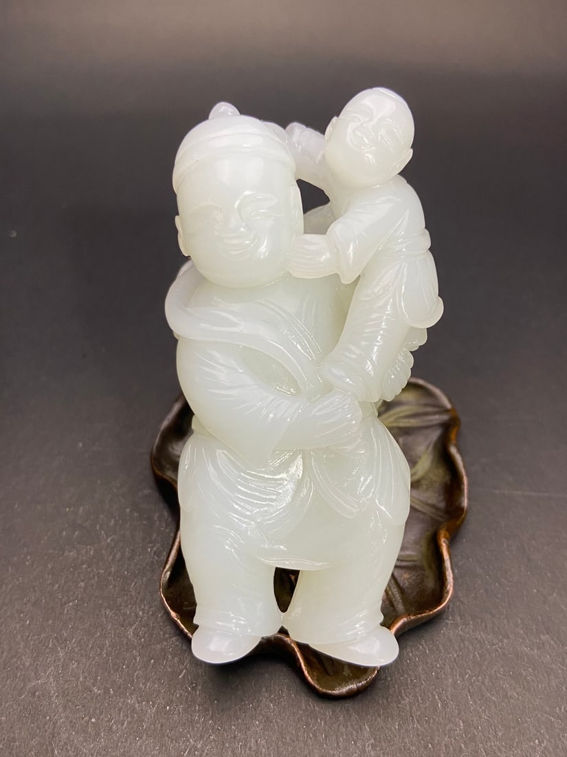 An Exquisite White Jade Figure Hand Piece: An Exquisite White Jade Figure Hand Piece Qing Dynasty, China Size:8.5cmx4.26cmx3cm Weight:118g (The Dimensions Of All Batches Are Manually Measured.If You Need More Detailed Information, Please Conta