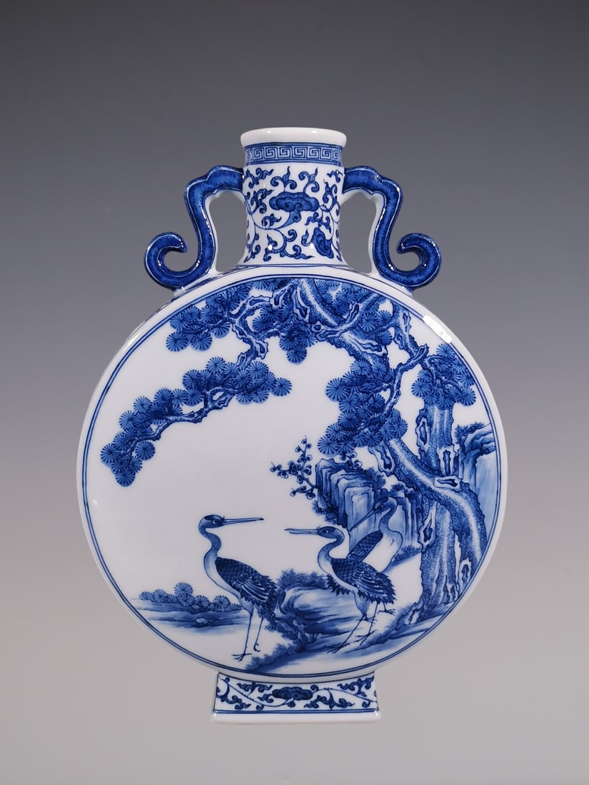 An Exquisite Blue and White Lotus Pattern Flower and Bird Pattern Double-Ears Vase: An Exquisite Blue and White Lotus Pattern Flower and Bird Pattern Double-Ears Vase Qing Dynasty, China Yongzheng Six-character Mark Size:30.3cmx21.5cm (The Dimensions Of All Batches Are Manually Measu