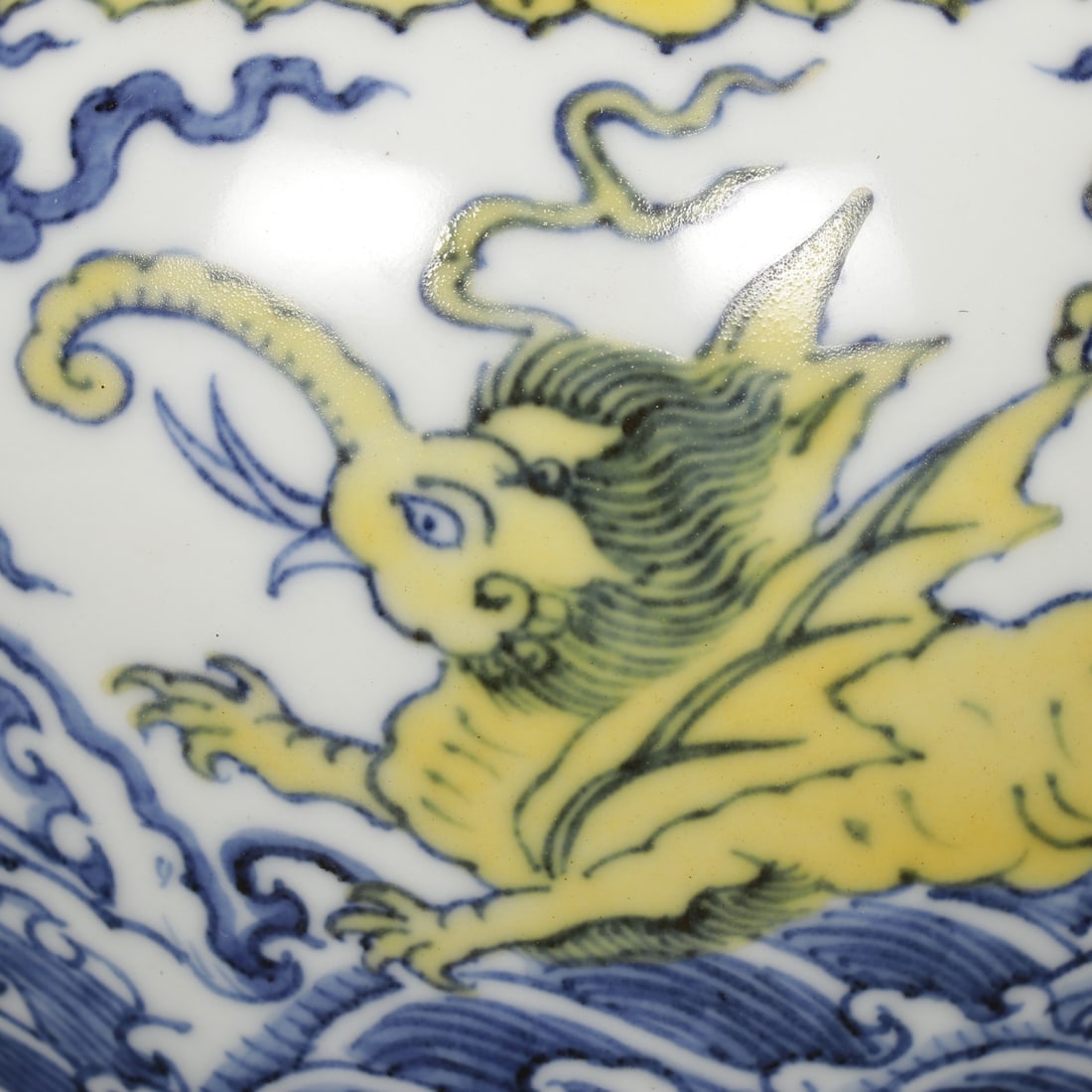 An Exquisite Doucai Seawater Pattern Auspicious Beast Pattern Jar - 7