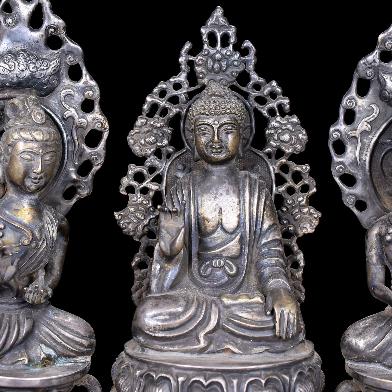 An Exquisite Silver Buddha Statue - 4