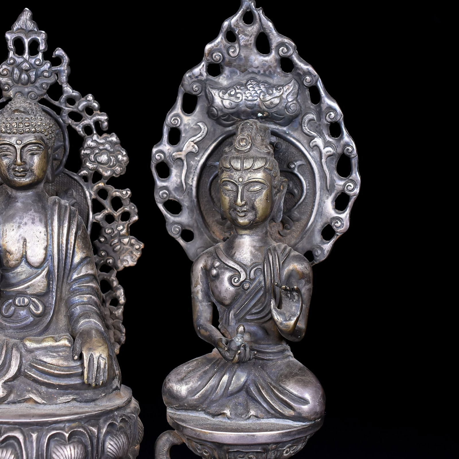 An Exquisite Silver Buddha Statue - 5