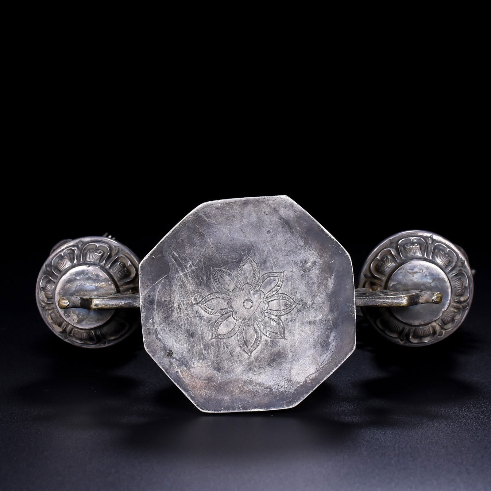 An Exquisite Silver Buddha Statue - 9